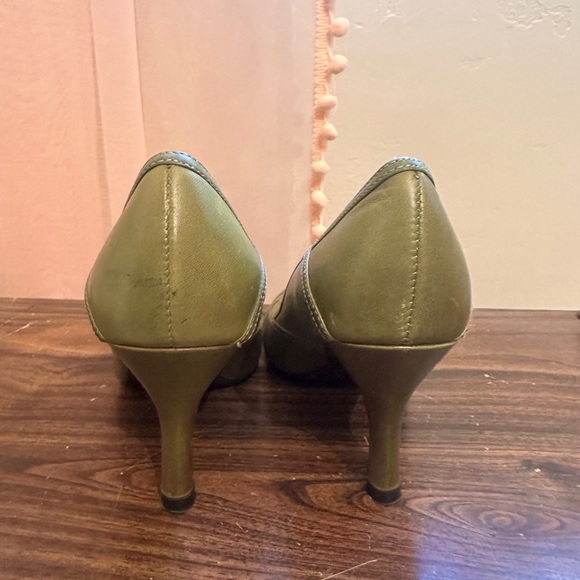 Size 7 Steve Madden Glorify Heels - Picture 4 of 7